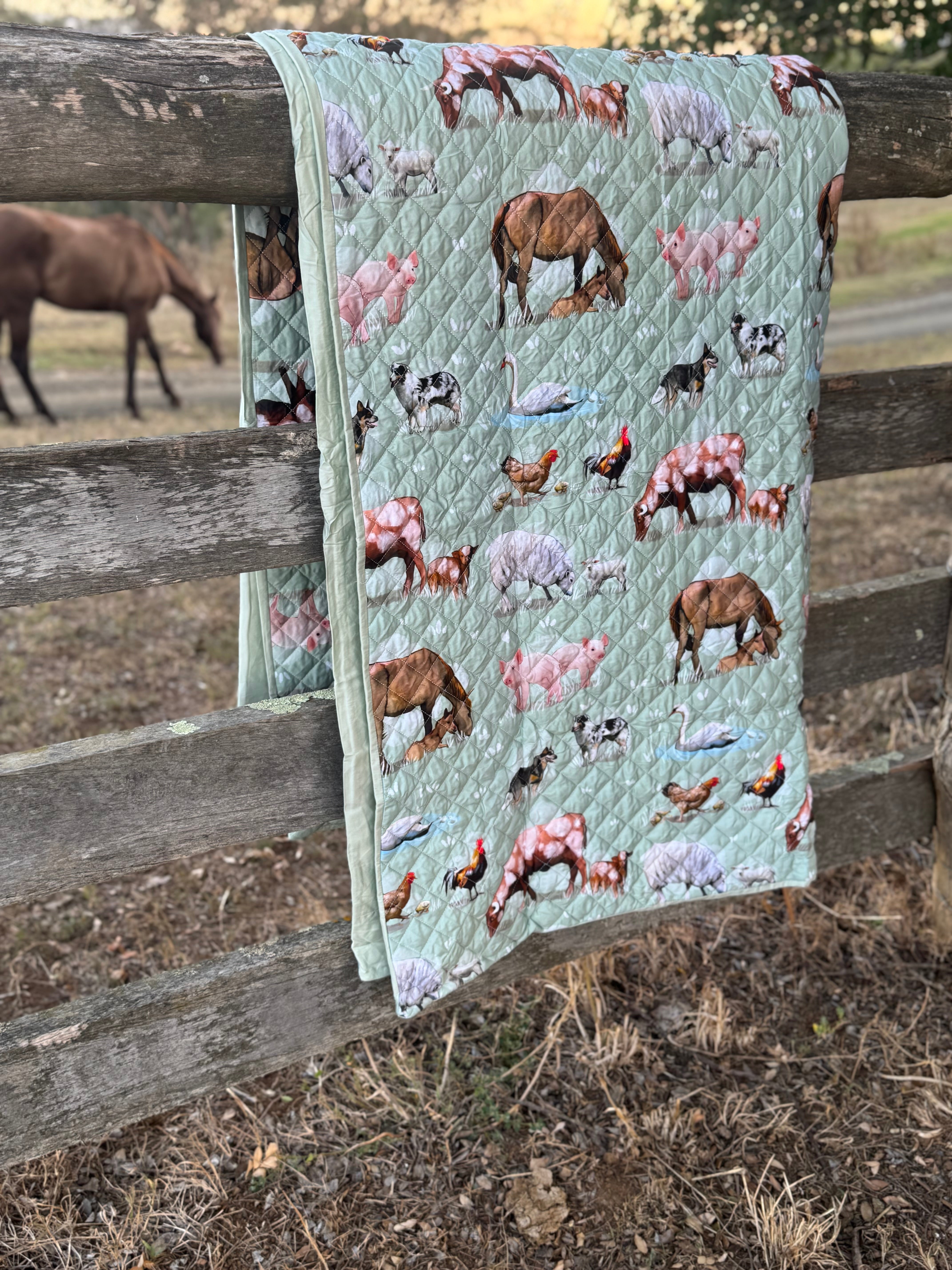 Country Outback coverlet duvet insert 2-in-1 function showing versatile quilt and duvet design
