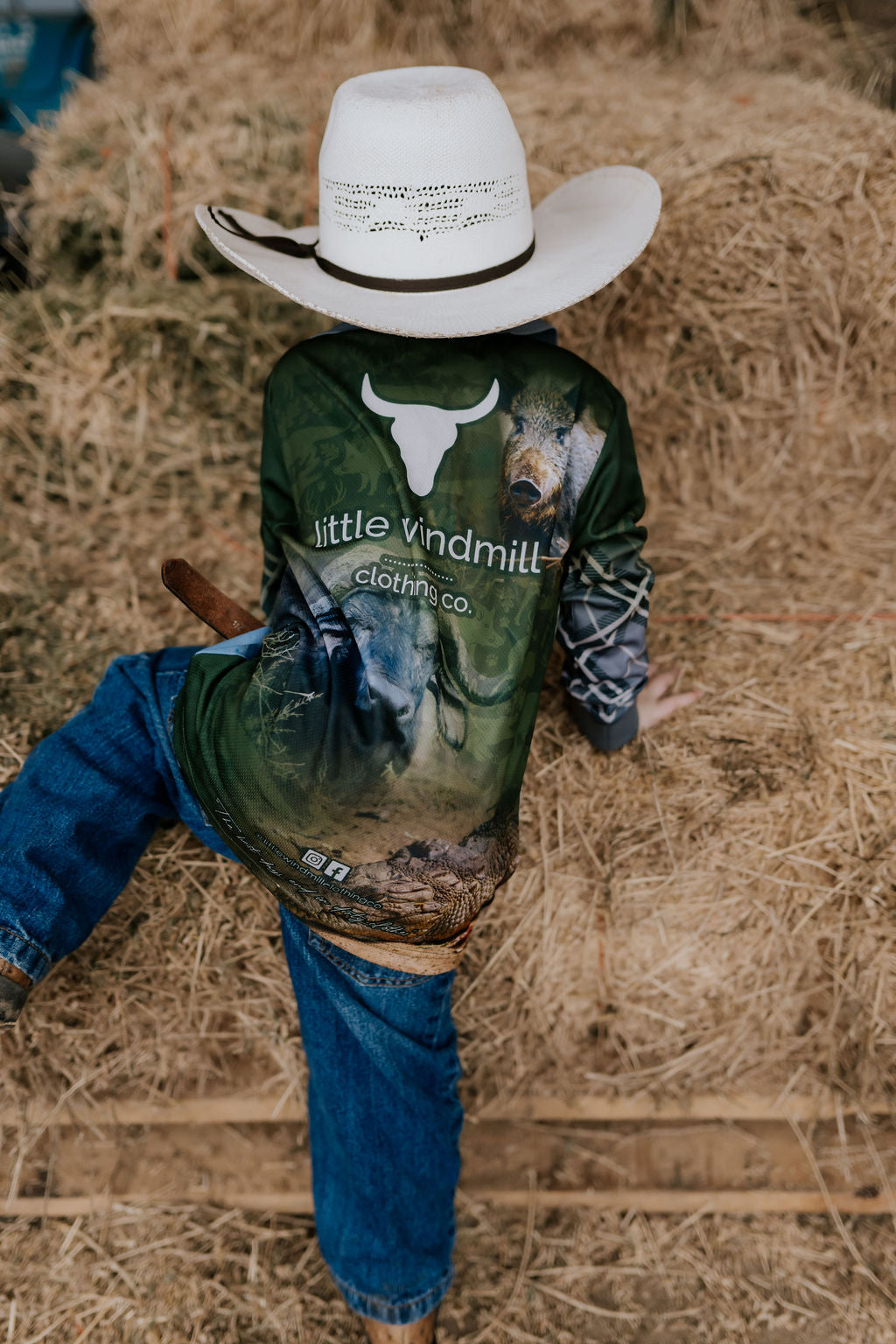 Hunting scrub green long sleeve fishing shirt cuff detail showing roll-up tab sleeve