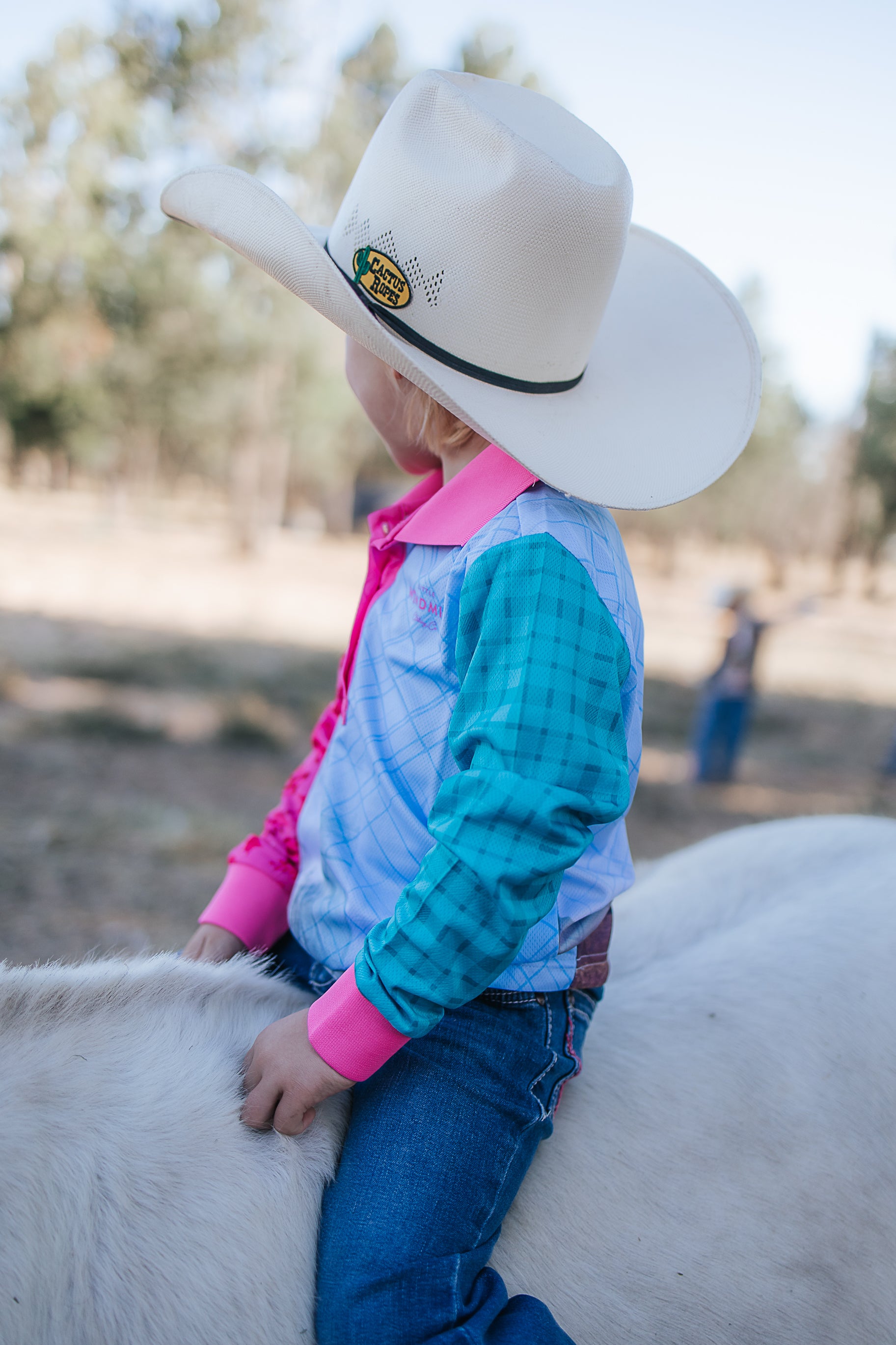 Cowgirl Boots long sleeve fishing shirt collar detail showing functional sun protection collar